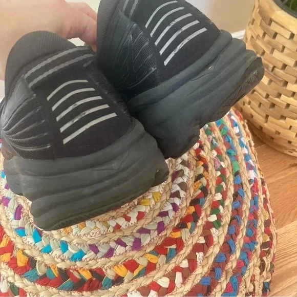 Hoka One  One Bondi 7 all black - Picture 5 of 9